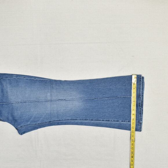 Express Classic Blue Women's Jeans - Picture 6 of 8